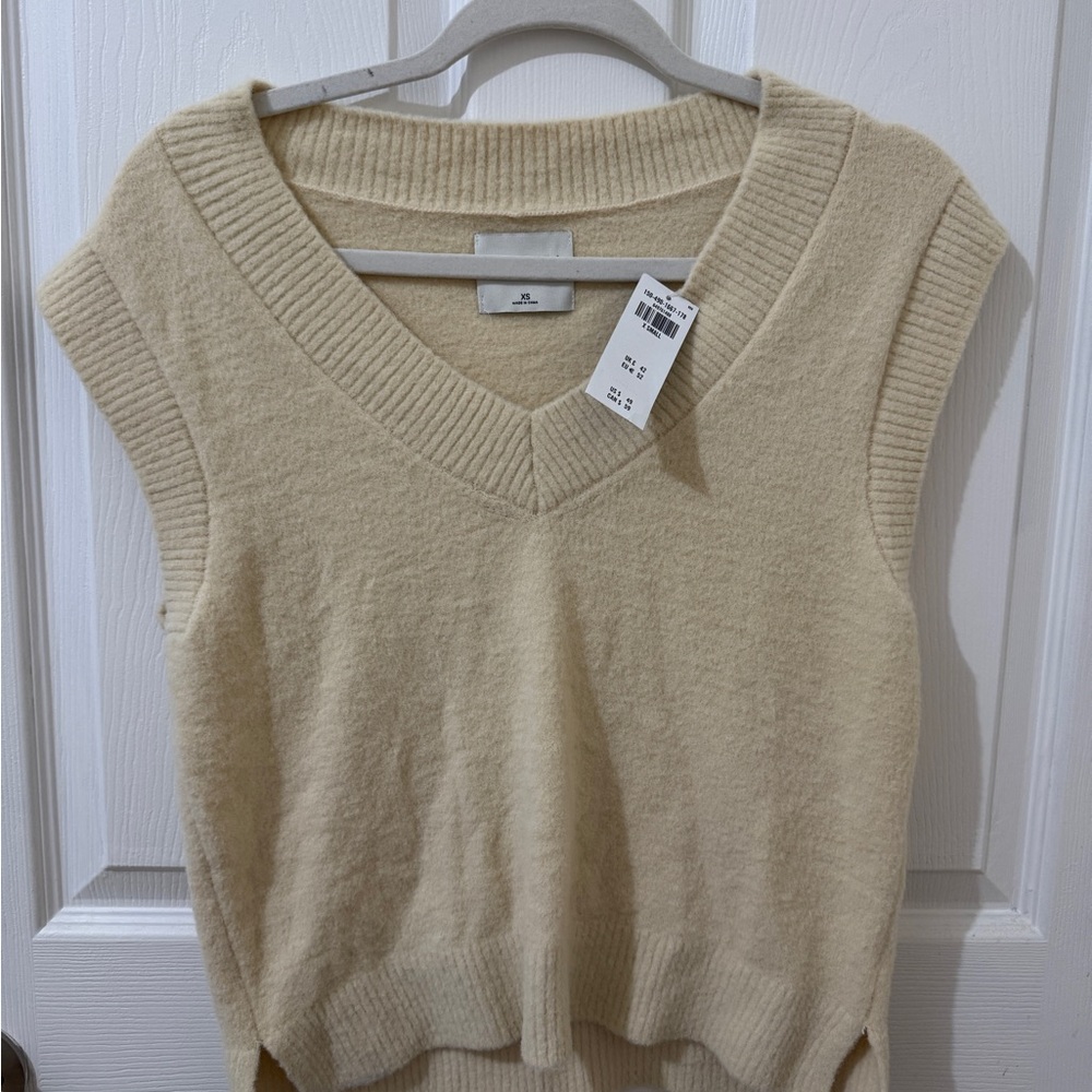 Abercrombie & Fitch Beige V-Neck Sweater Vest